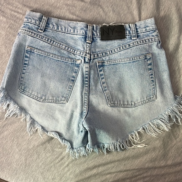 Vintage frayed shorts - Picture 2 of 3